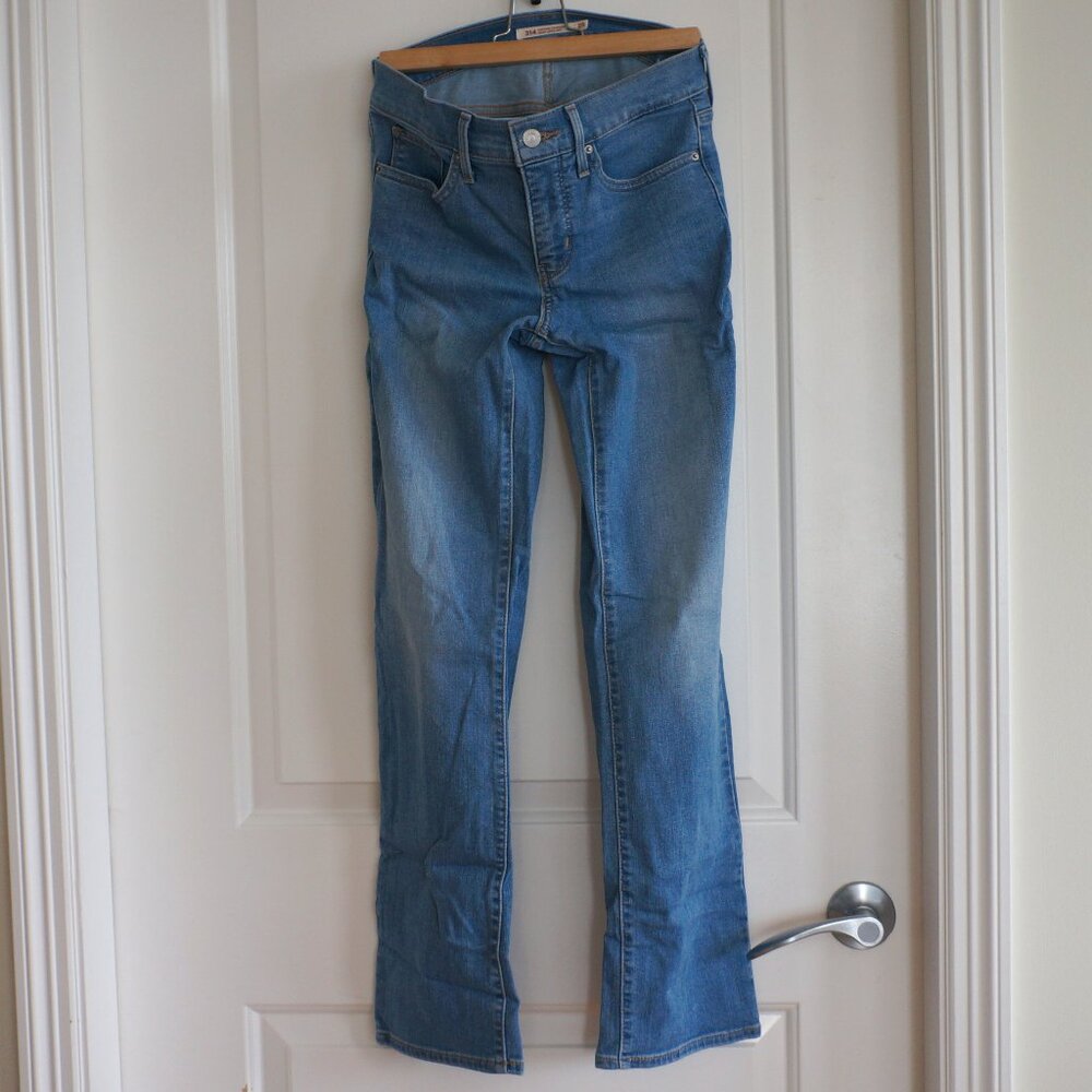 Levi's 314 Shaping Straight Jeans